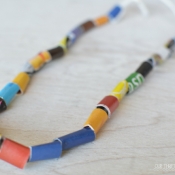 FREE kids crafts - DIY Kids necklace