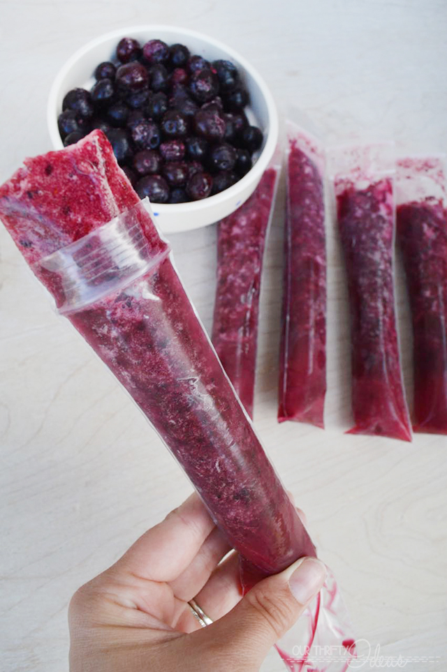 healthy 3 ingredient popsicles pineapple blueberry