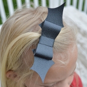 Little Girls Bat Bow Tutorial - Halloween Craft