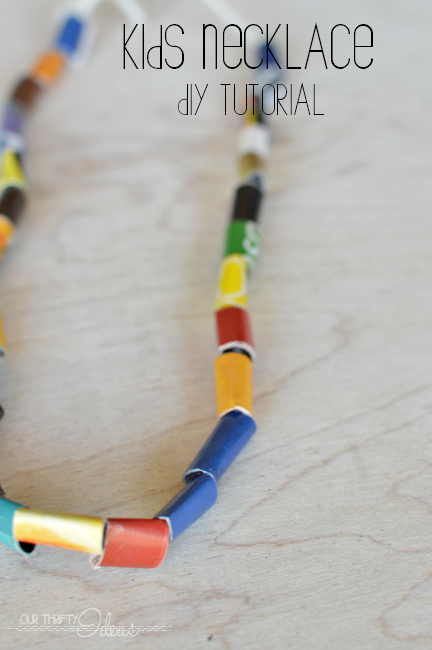 FREE kids crafts - DIY necklace made from magazine pages