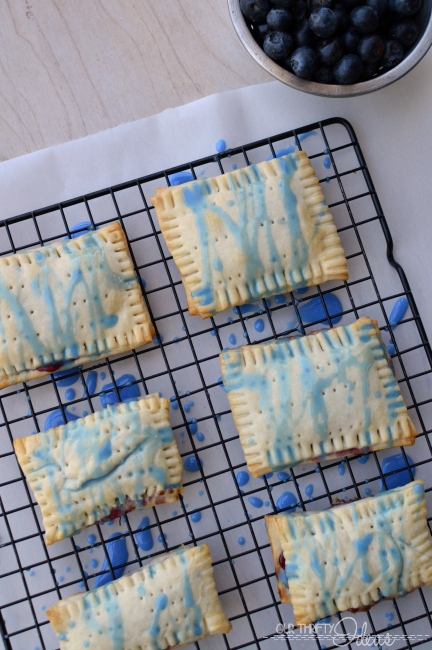 Homemade Poptarts - so quick and easy to make and they are amazingly yummy!!!